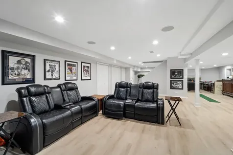 4220 Terri Lyn Lane Northbrook IL 60062