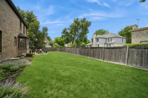 4220 Terri Lyn Lane Northbrook IL 60062