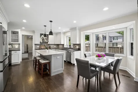 4220 Terri Lyn Lane Northbrook IL 60062