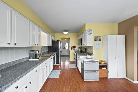 1913 East Seminole Lane Mount Prospect IL 60056