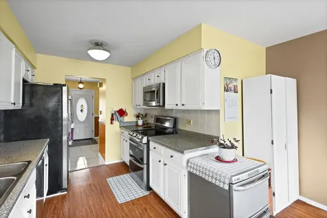 1913 East Seminole Lane Mount Prospect IL 60056