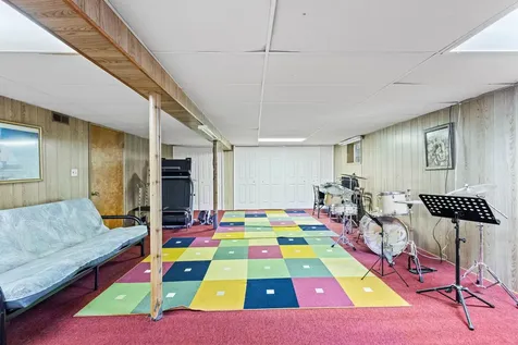 1913 East Seminole Lane Mount Prospect IL 60056
