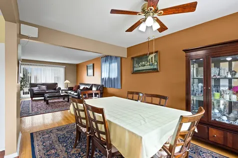 1913 East Seminole Lane Mount Prospect IL 60056