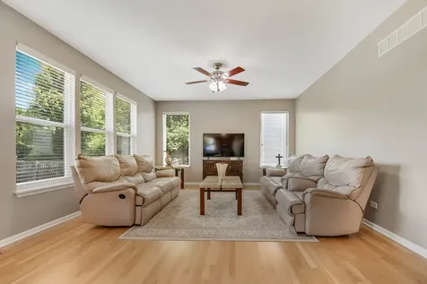 1640 Rose Lane Romeoville IL 60446