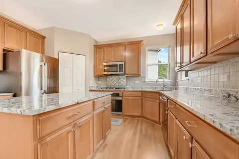 1640 Rose Lane Romeoville IL 60446
