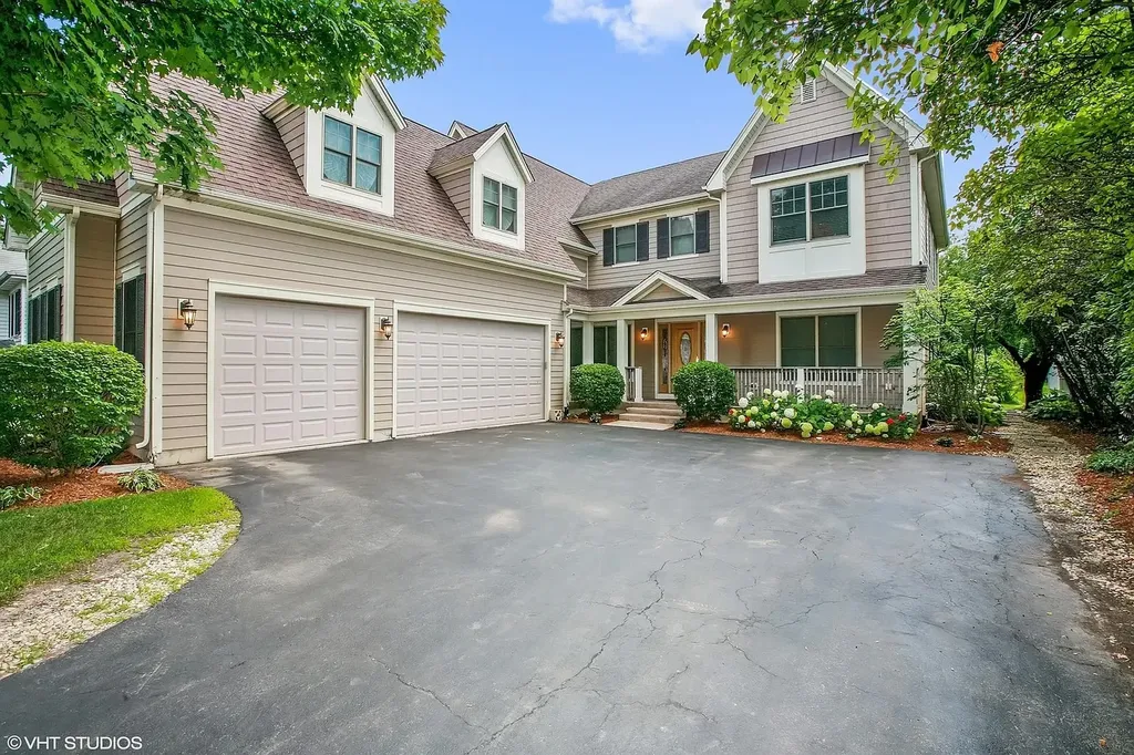 141 Walnut Street Libertyville IL 60048