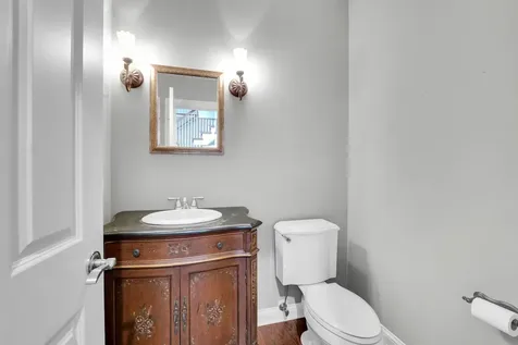141 Walnut Street Libertyville IL 60048