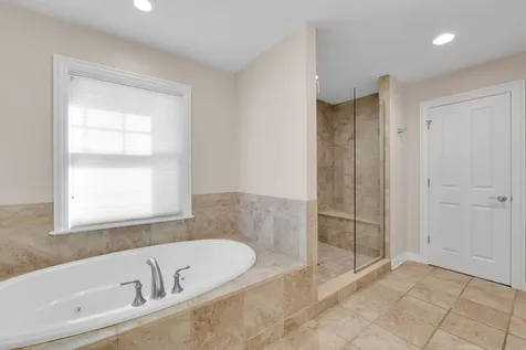 141 Walnut Street Libertyville IL 60048