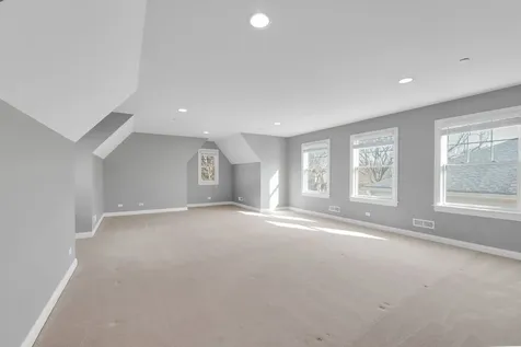 141 Walnut Street Libertyville IL 60048
