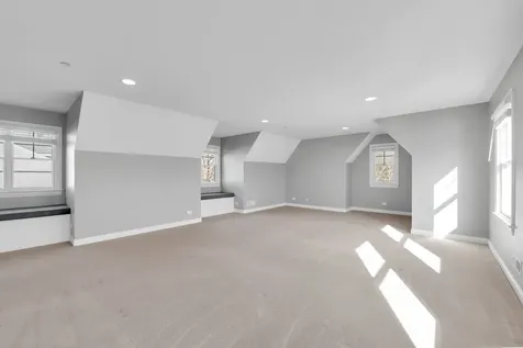 141 Walnut Street Libertyville IL 60048