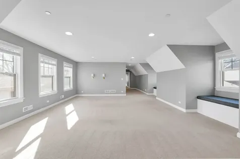 141 Walnut Street Libertyville IL 60048