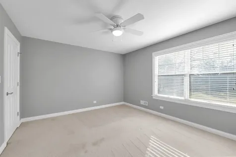 141 Walnut Street Libertyville IL 60048