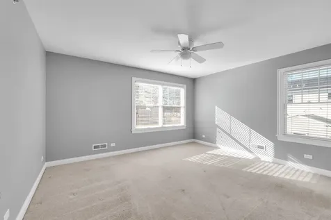 141 Walnut Street Libertyville IL 60048
