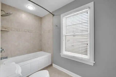 141 Walnut Street Libertyville IL 60048