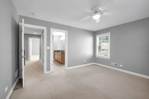 141 Walnut Street Libertyville IL 60048