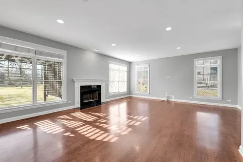 141 Walnut Street Libertyville IL 60048