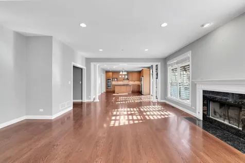 141 Walnut Street Libertyville IL 60048