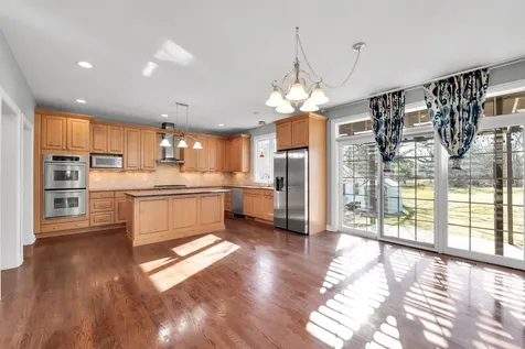 141 Walnut Street Libertyville IL 60048