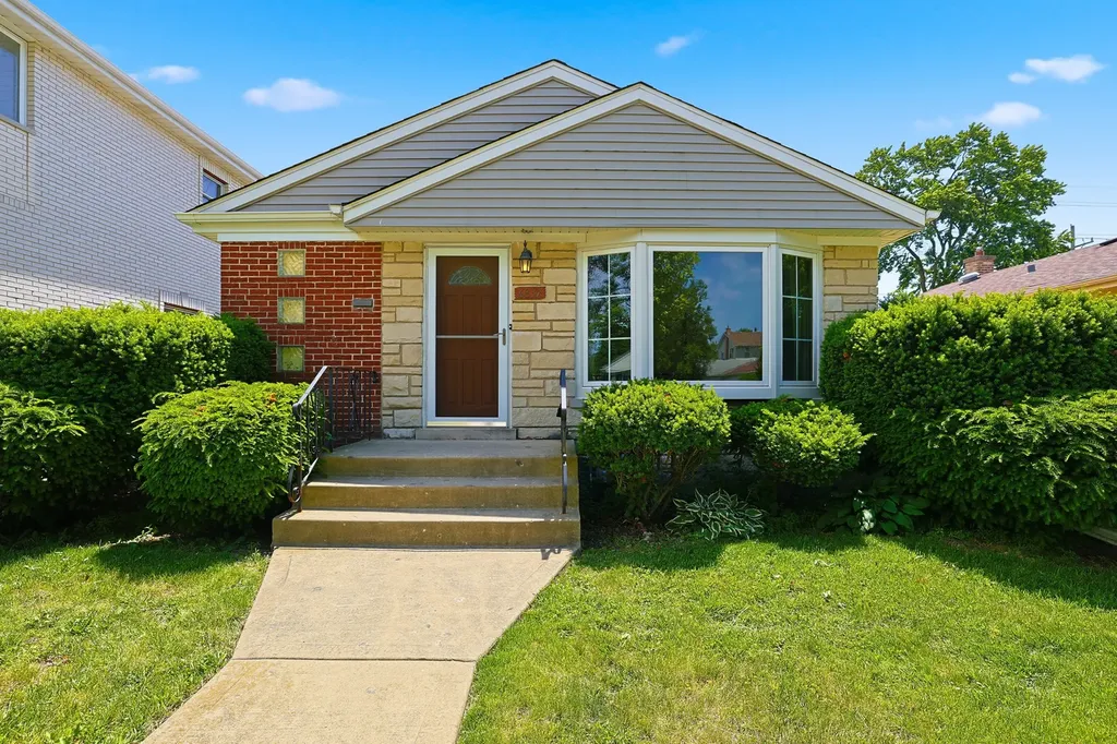 6837 Davis Street Morton Grove IL 60053