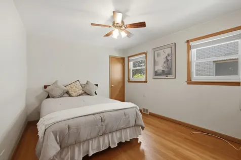 6837 Davis Street Morton Grove IL 60053