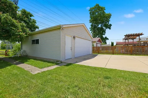 6837 Davis Street Morton Grove IL 60053