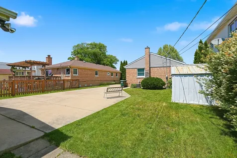 6837 Davis Street Morton Grove IL 60053