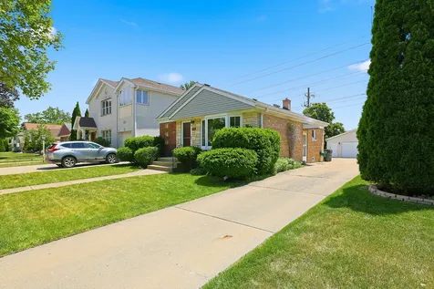 6837 Davis Street Morton Grove IL 60053