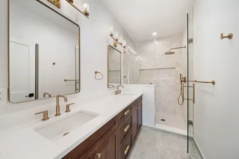 1931 South Jefferson Street Chicago IL 60616