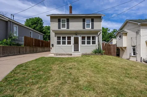 526 31ST Street Rock Island IL 61201