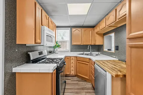 526 31ST Street Rock Island IL 61201