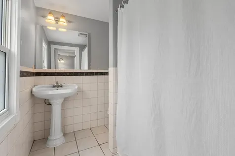 526 31ST Street Rock Island IL 61201