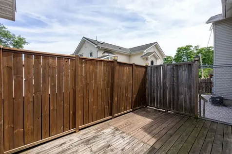 526 31ST Street Rock Island IL 61201