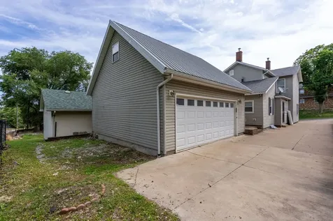526 31ST Street Rock Island IL 61201