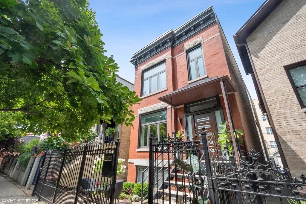 1624 North Claremont Avenue Chicago IL 60647