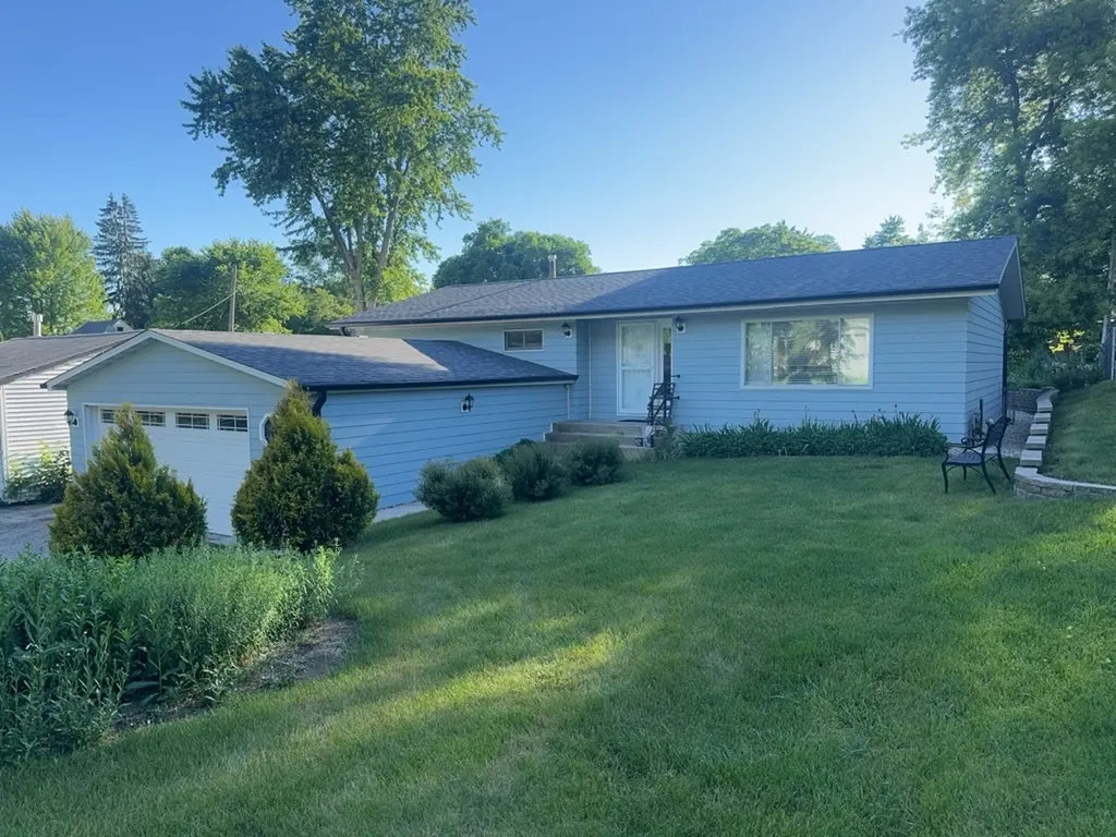 3829 Eastway Drive Island Lake IL 60042