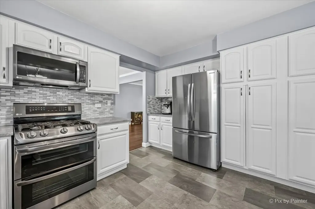 1288 Crystal Shore Drive Carol Stream IL 60188