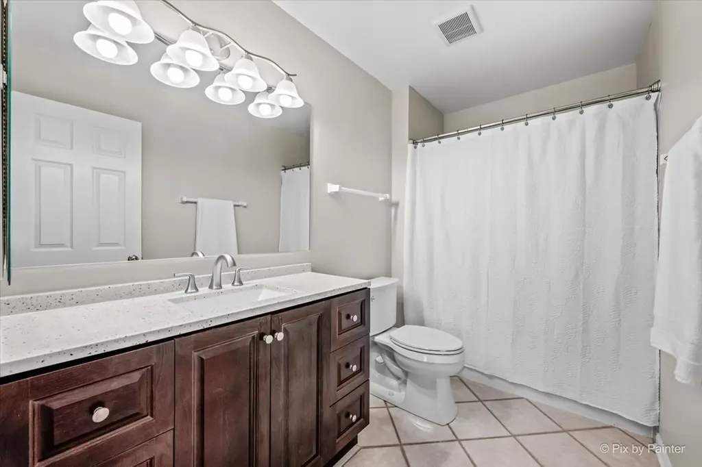 1288 Crystal Shore Drive Carol Stream IL 60188