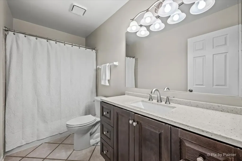 1288 Crystal Shore Drive Carol Stream IL 60188