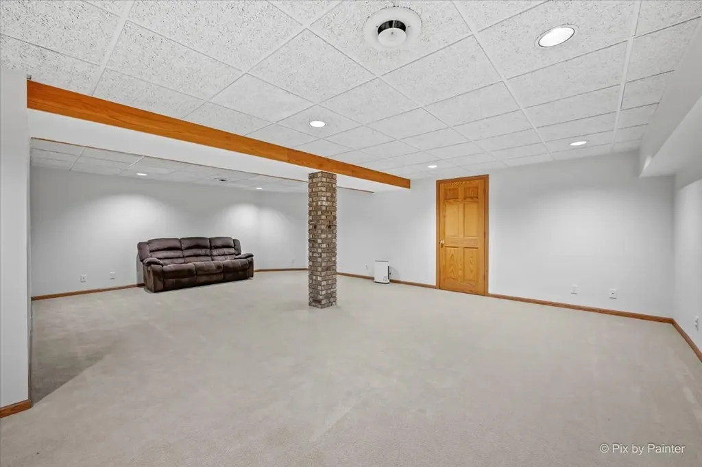 1288 Crystal Shore Drive Carol Stream IL 60188