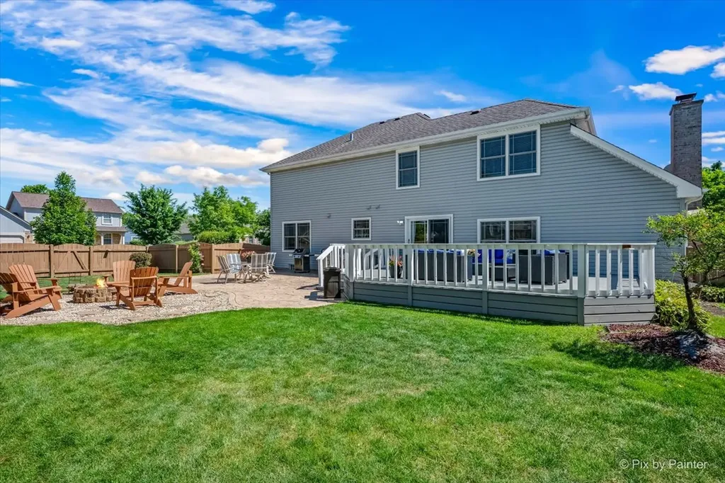 1288 Crystal Shore Drive Carol Stream IL 60188