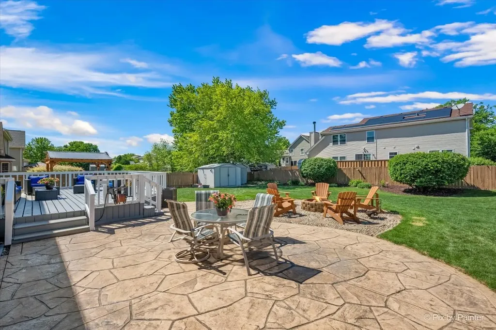 1288 Crystal Shore Drive Carol Stream IL 60188