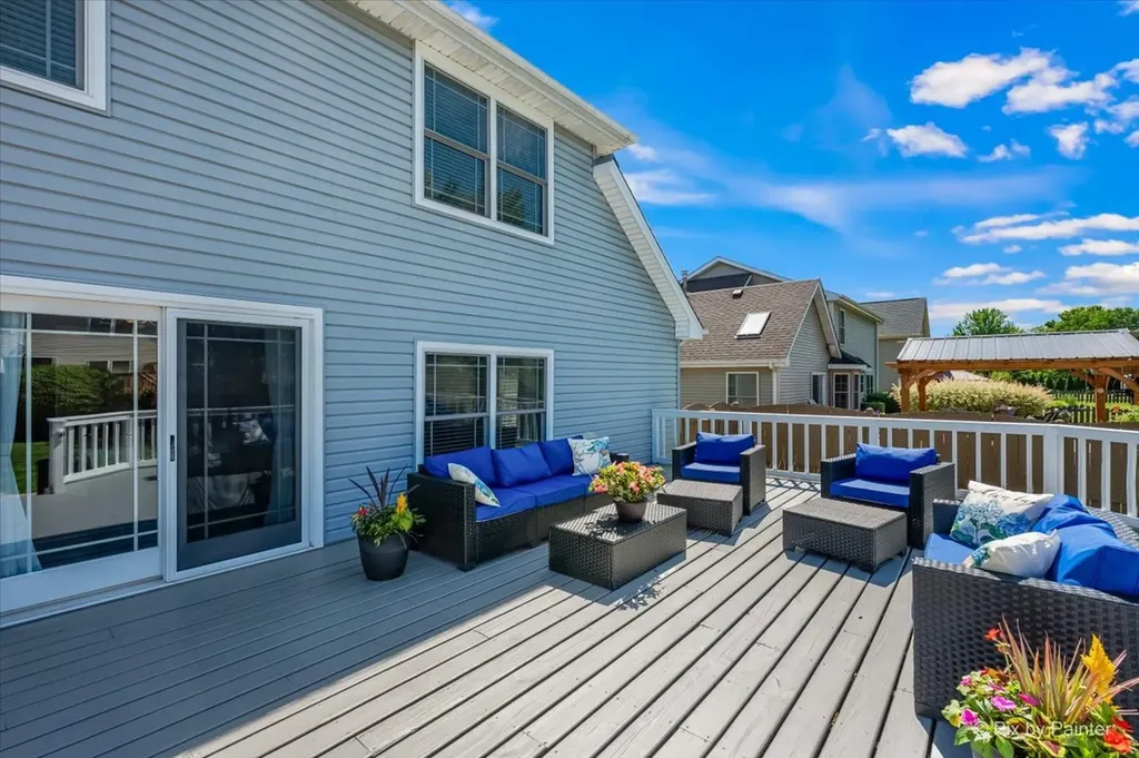 1288 Crystal Shore Drive Carol Stream IL 60188