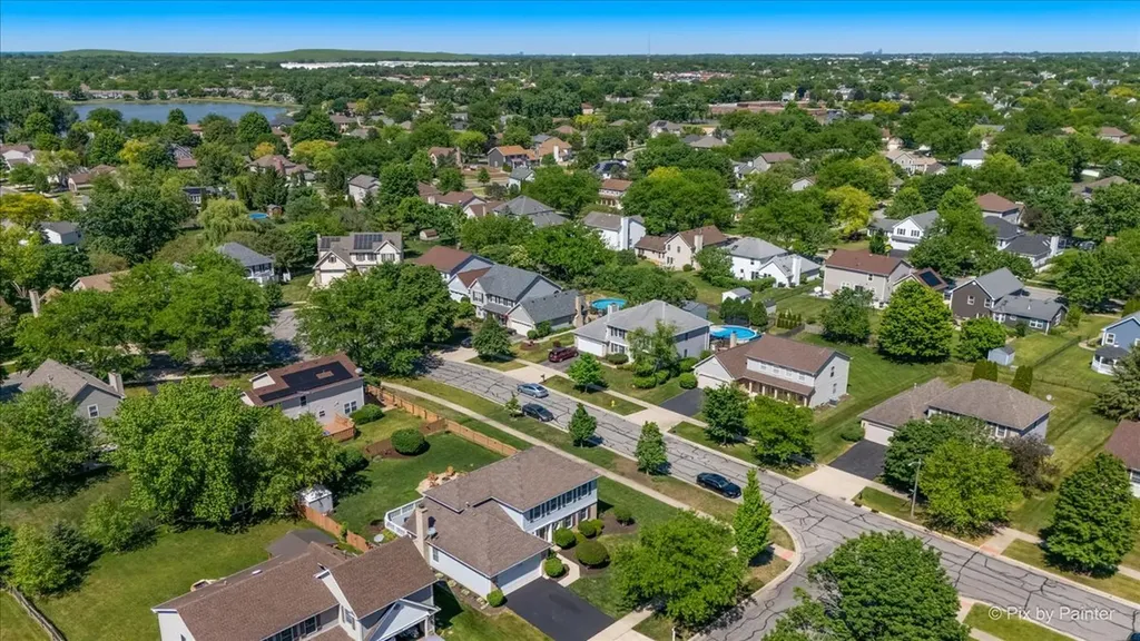 1288 Crystal Shore Drive Carol Stream IL 60188