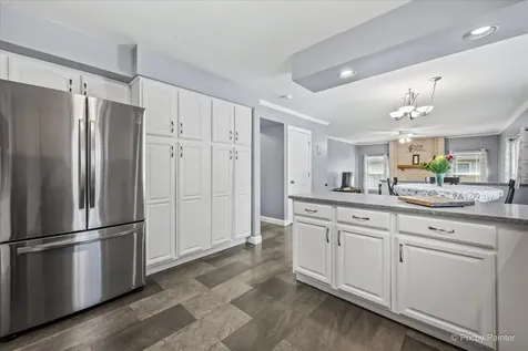 1288 Crystal Shore Drive Carol Stream IL 60188