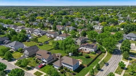1288 Crystal Shore Drive Carol Stream IL 60188