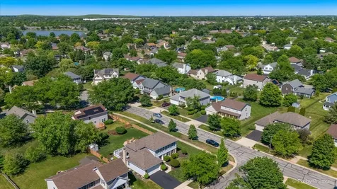 1288 Crystal Shore Drive Carol Stream IL 60188