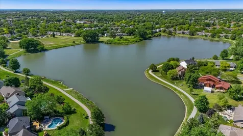 1288 Crystal Shore Drive Carol Stream IL 60188