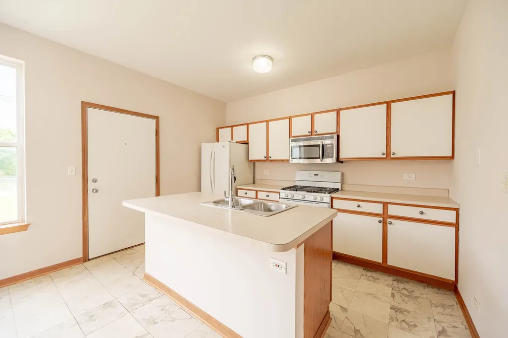 118 East 107th Street Chicago IL 60628