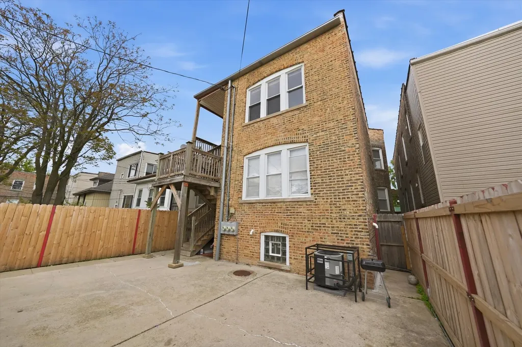 6416 South Campbell Avenue Chicago IL 60629