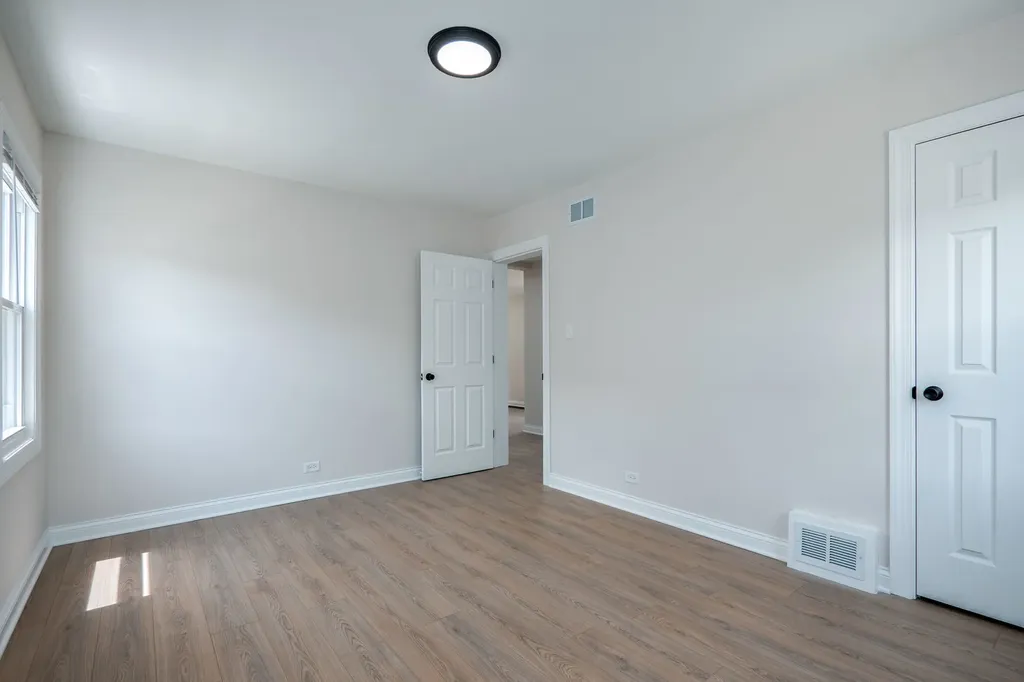 12915 South Parnell Avenue Chicago IL 60628